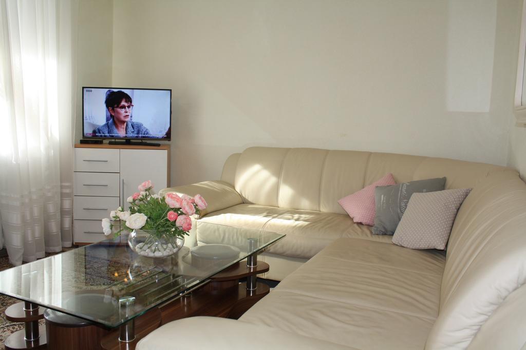 Ferienwohnung Baden Bliss Екстериор снимка